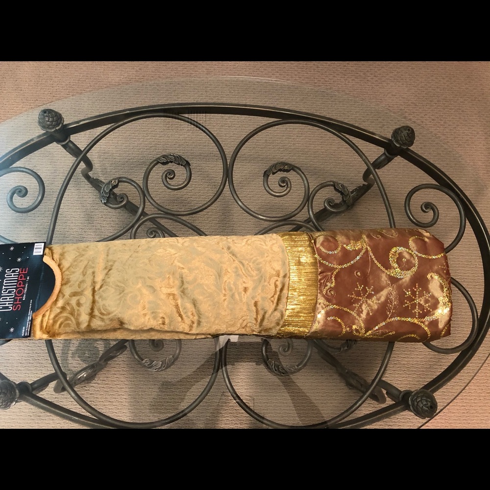 NWT 60" Christmas Tree Skirt